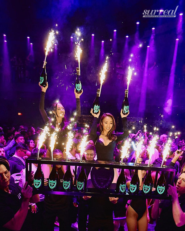 liv vegas bottle presentation