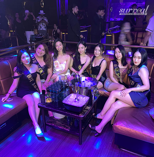 party girls at zouk