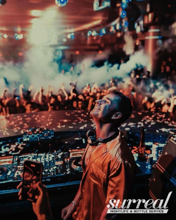 dj-booth-vegas-nightclub